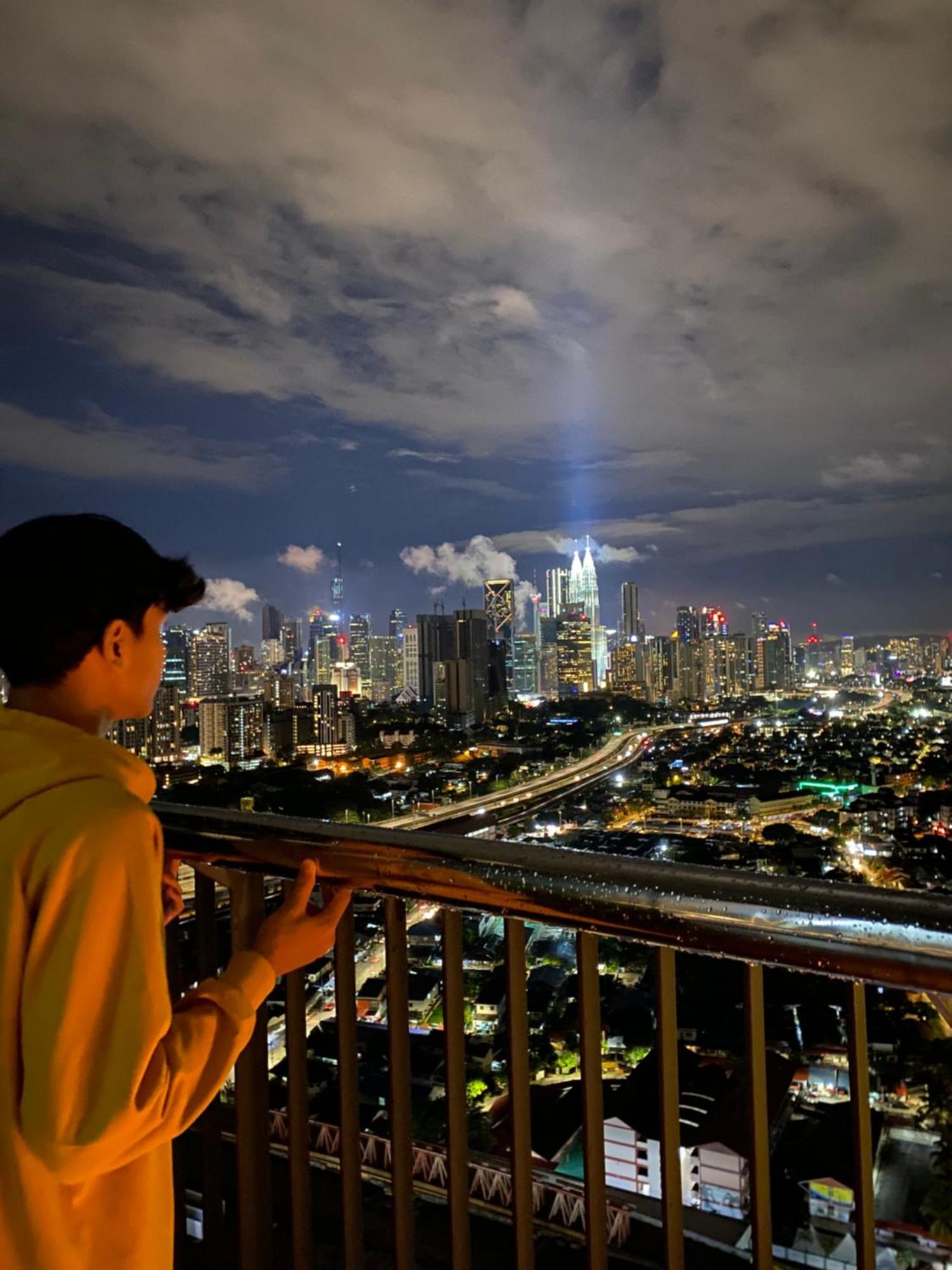 Datum Jelatek Sky Klcc Skyring Linked To Lrt And Mall Aparthotel *