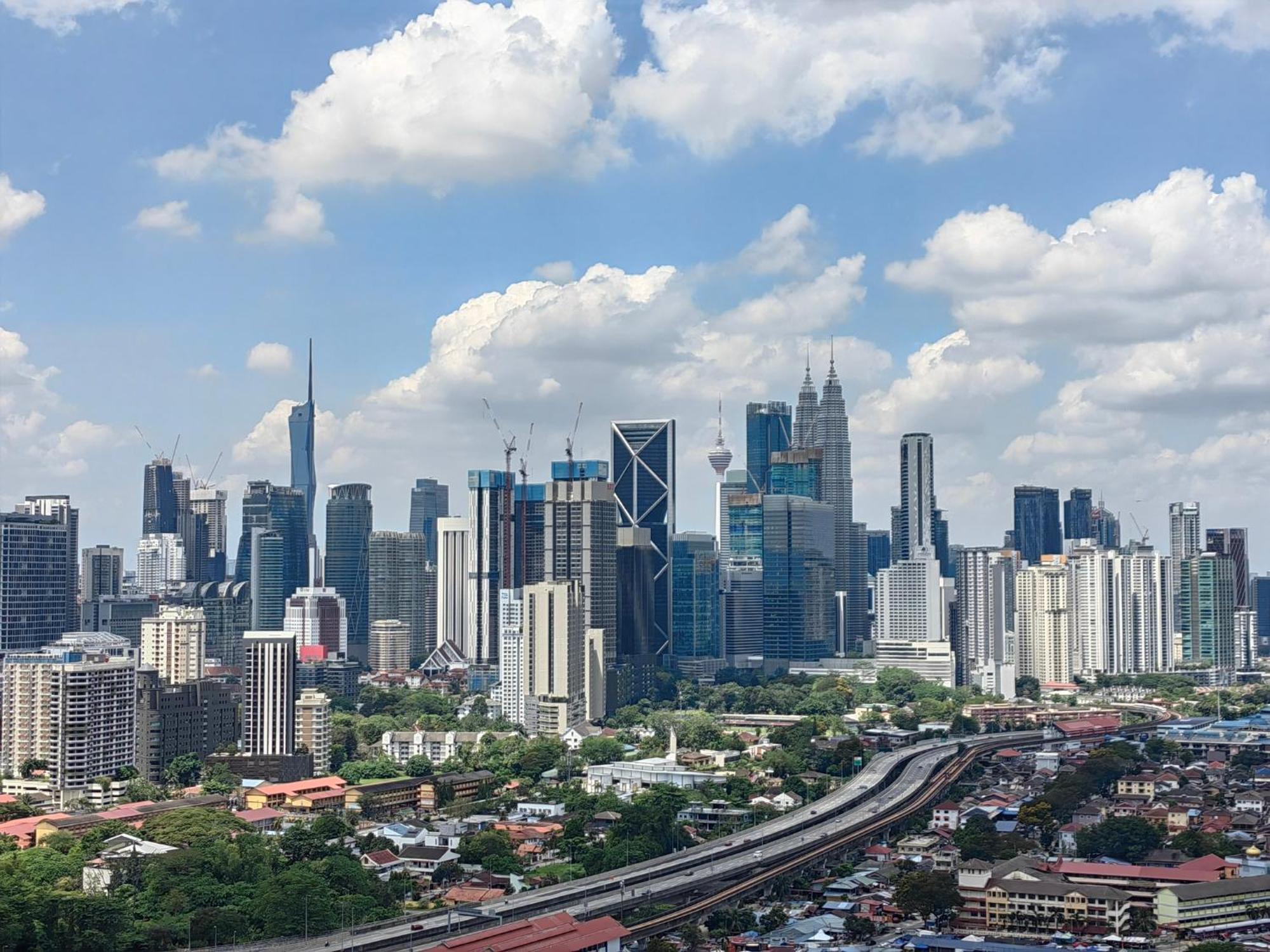 Datum Jelatek Sky Klcc Skyring Linked To Lrt And Mall *