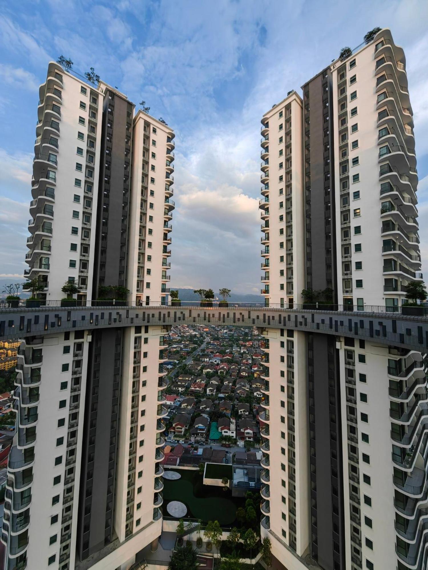 Aparthotel Datum Jelatek Sky Klcc Skyring Linked To Lrt And Mall