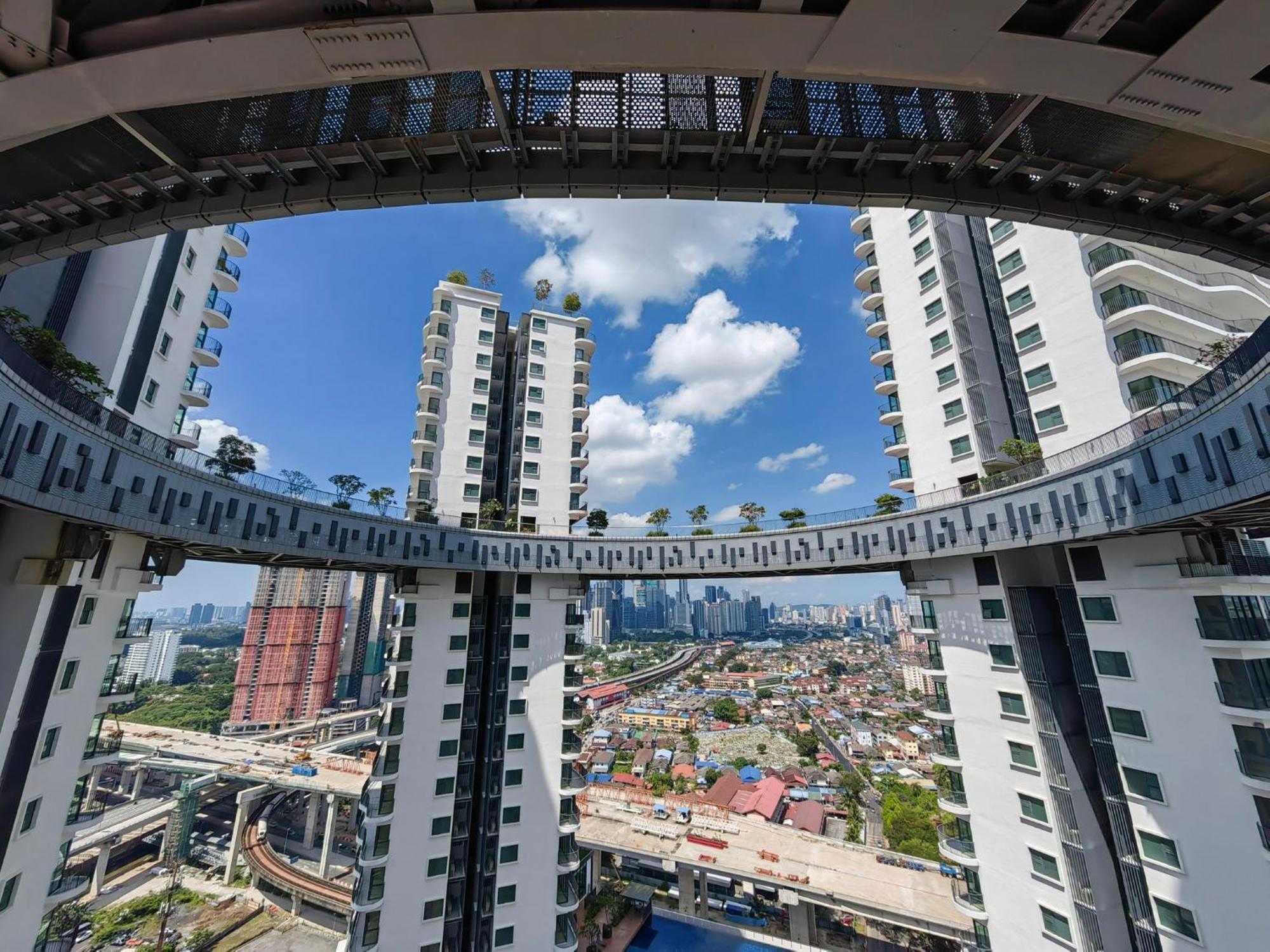 Aparthotel Datum Jelatek Sky Klcc Skyring Linked To Lrt And Mall