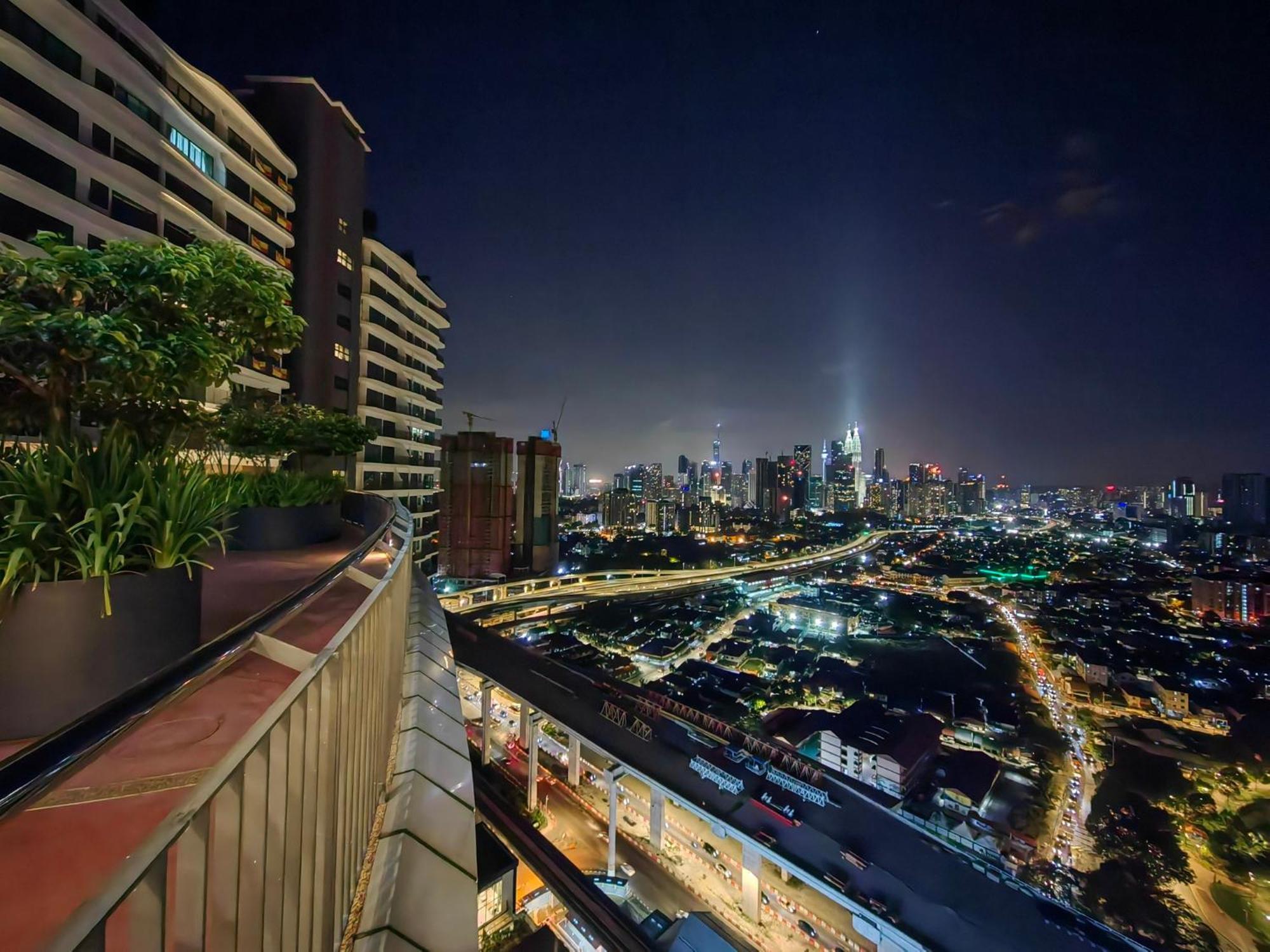 Datum Jelatek Sky Klcc Skyring Linked To Lrt And Mall Aparthotel