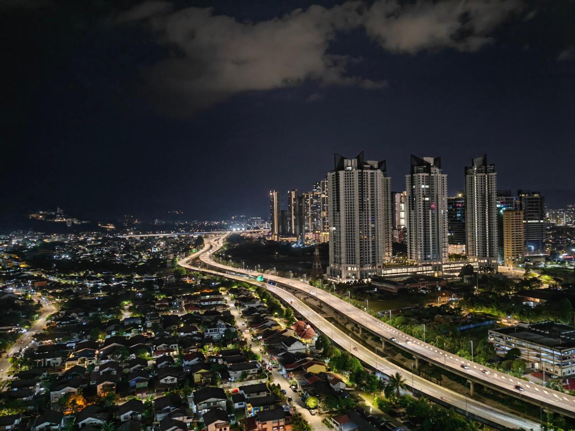 Aparthotel Datum Jelatek Sky Klcc Skyring Linked To Lrt And Mall *