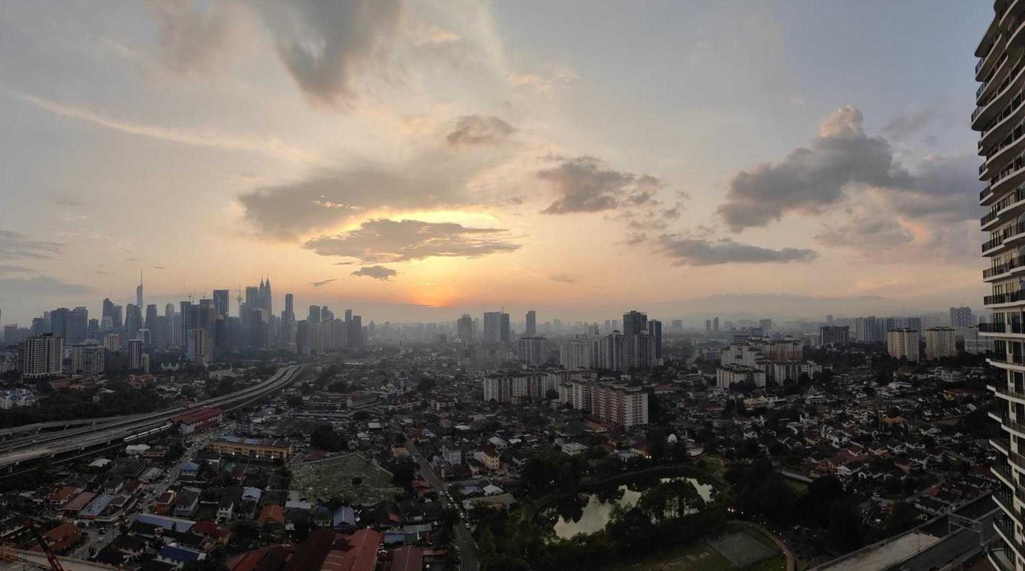 Datum Jelatek Sky Klcc Skyring Linked To Lrt And Mall *