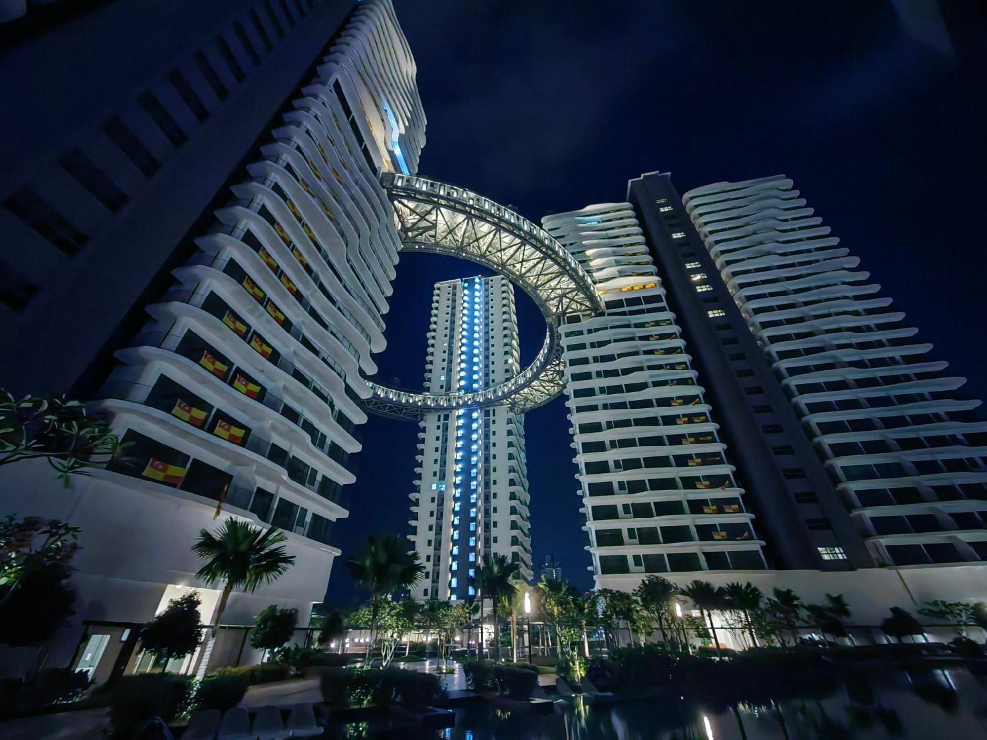Datum Jelatek Sky Klcc Skyring Linked To Lrt And Mall Aparthotel
