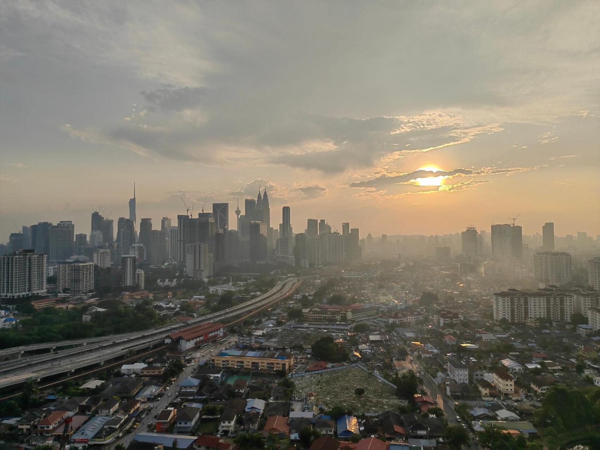 Datum Jelatek Sky Klcc Skyring Linked To Lrt And Mall