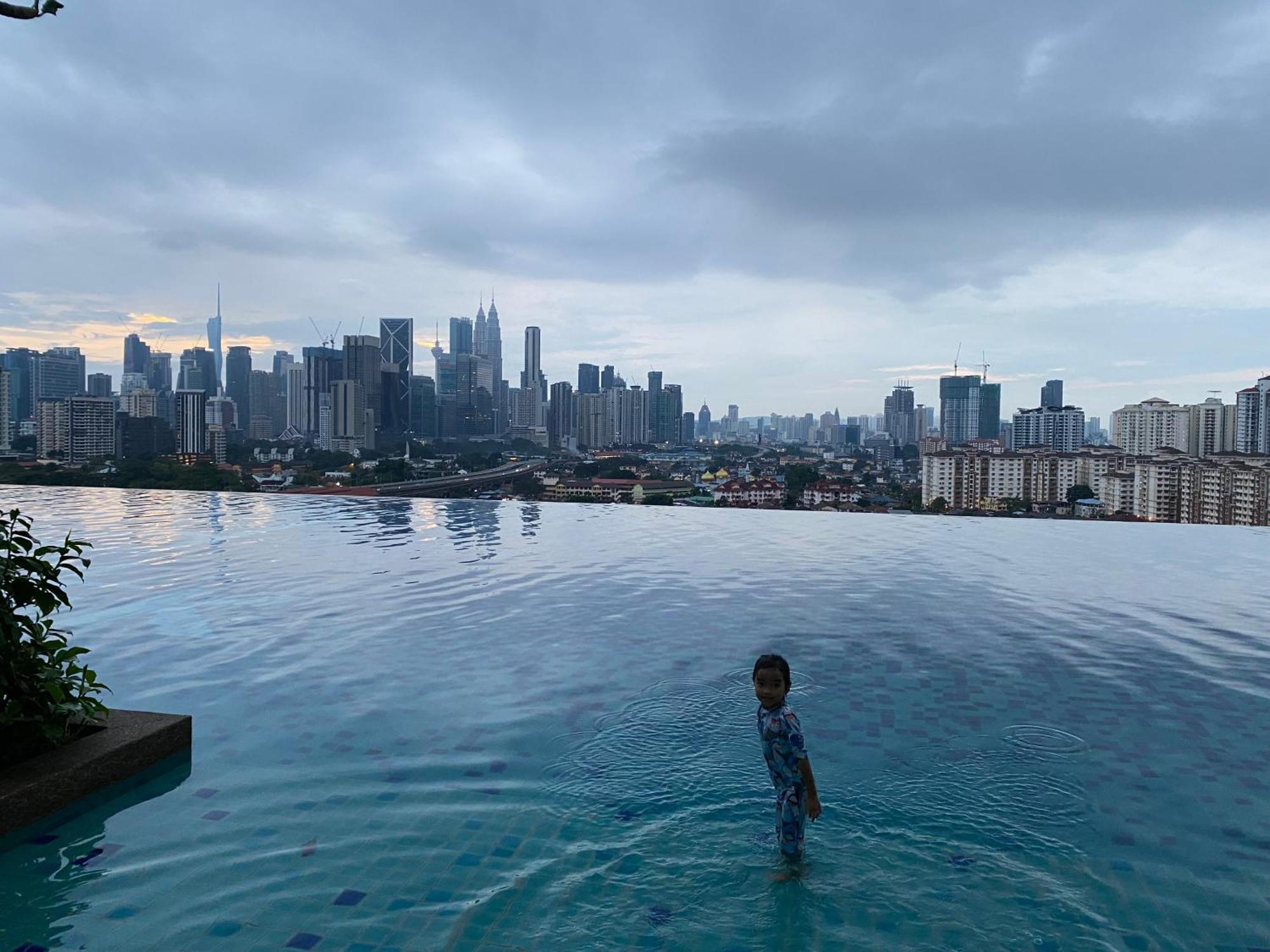 Datum Jelatek Sky Klcc Skyring Linked To Lrt And Mall Ampang (Selangor)