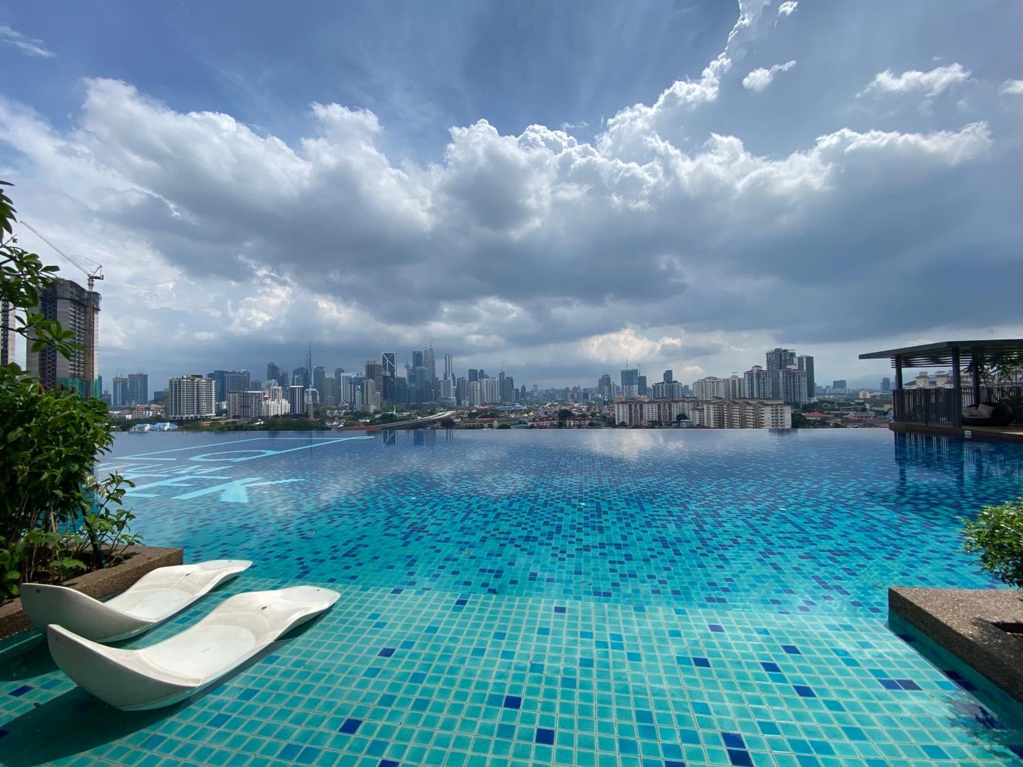 Datum Jelatek Sky Klcc Skyring Linked To Lrt And Mall Aparthotel Ampang (Selangor)